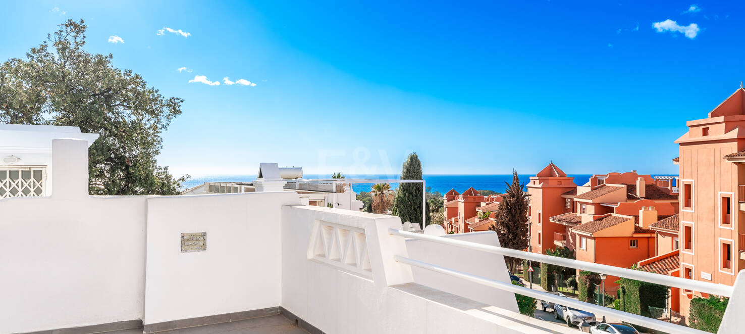 Luxury Modernized Townhouse close to Cabopino