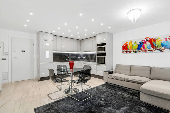 Luxury Modernized Townhouse close to Cabopino