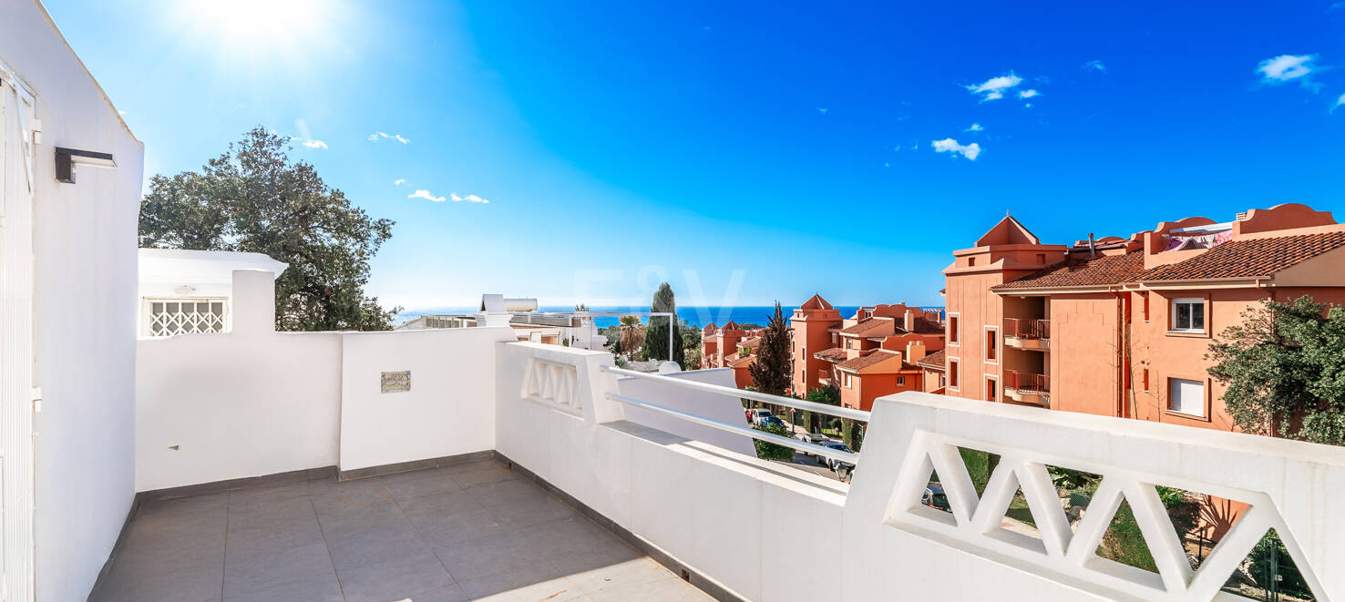 Luxury Modernized Townhouse close to Cabopino