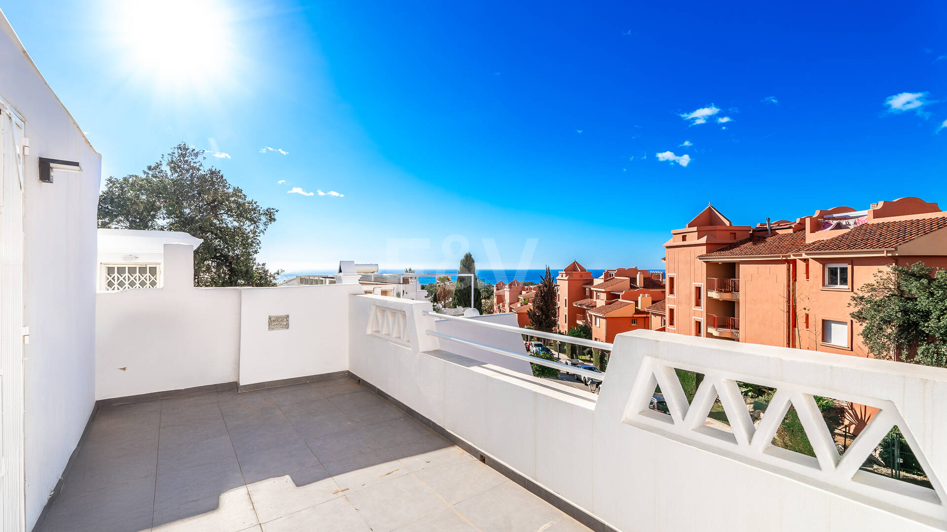 Luxury Modernized Townhouse close to Cabopino