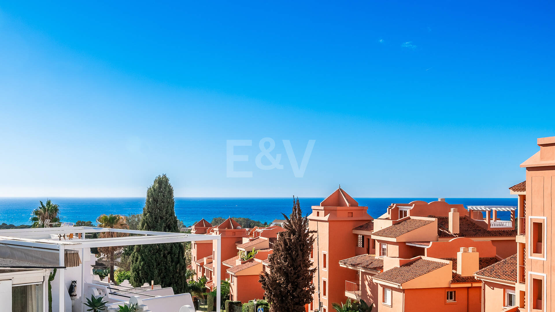 Luxury Modernized Townhouse close to Cabopino