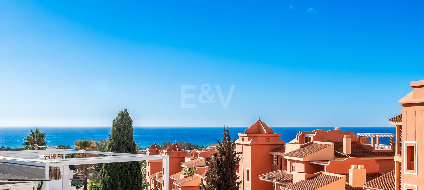 Luxury Modernized Townhouse close to Cabopino