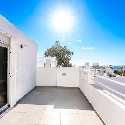 Luxury Modernized Townhouse close to Cabopino