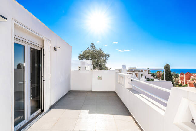 Luxury Modernized Townhouse close to Cabopino