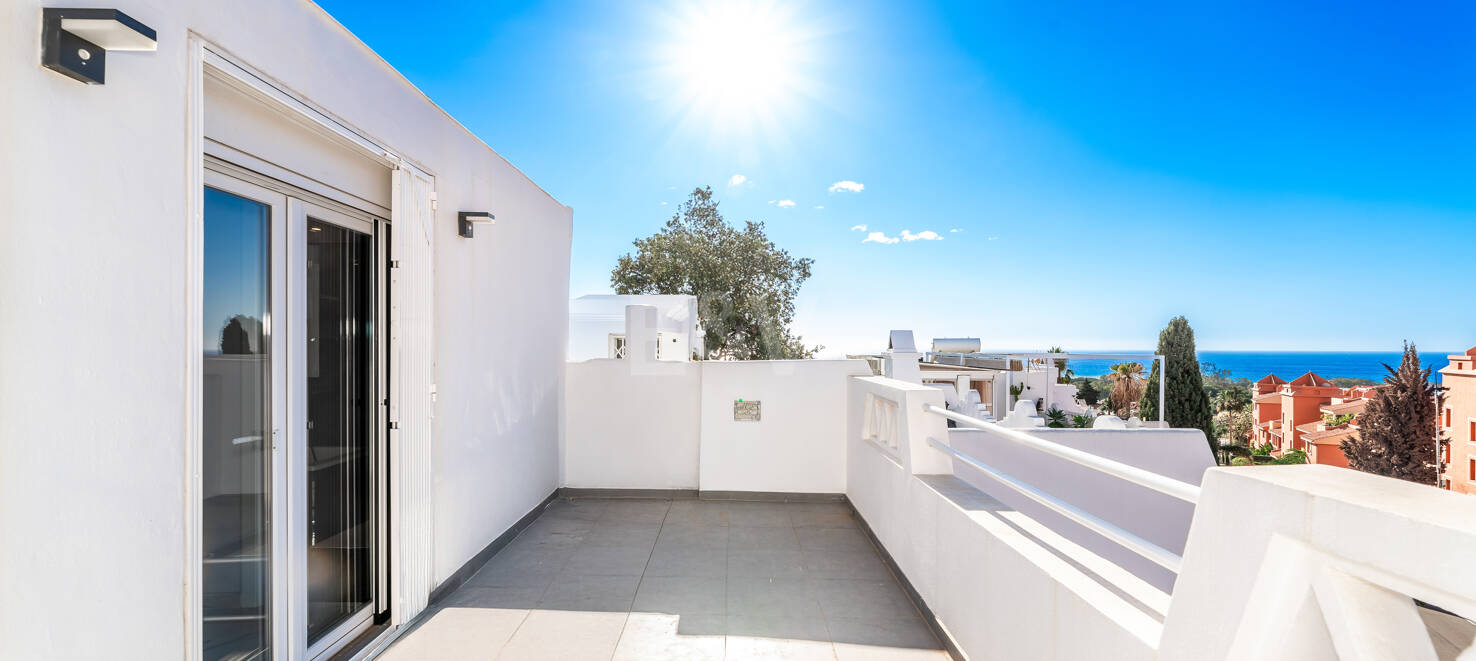 Luxury Modernized Townhouse close to Cabopino