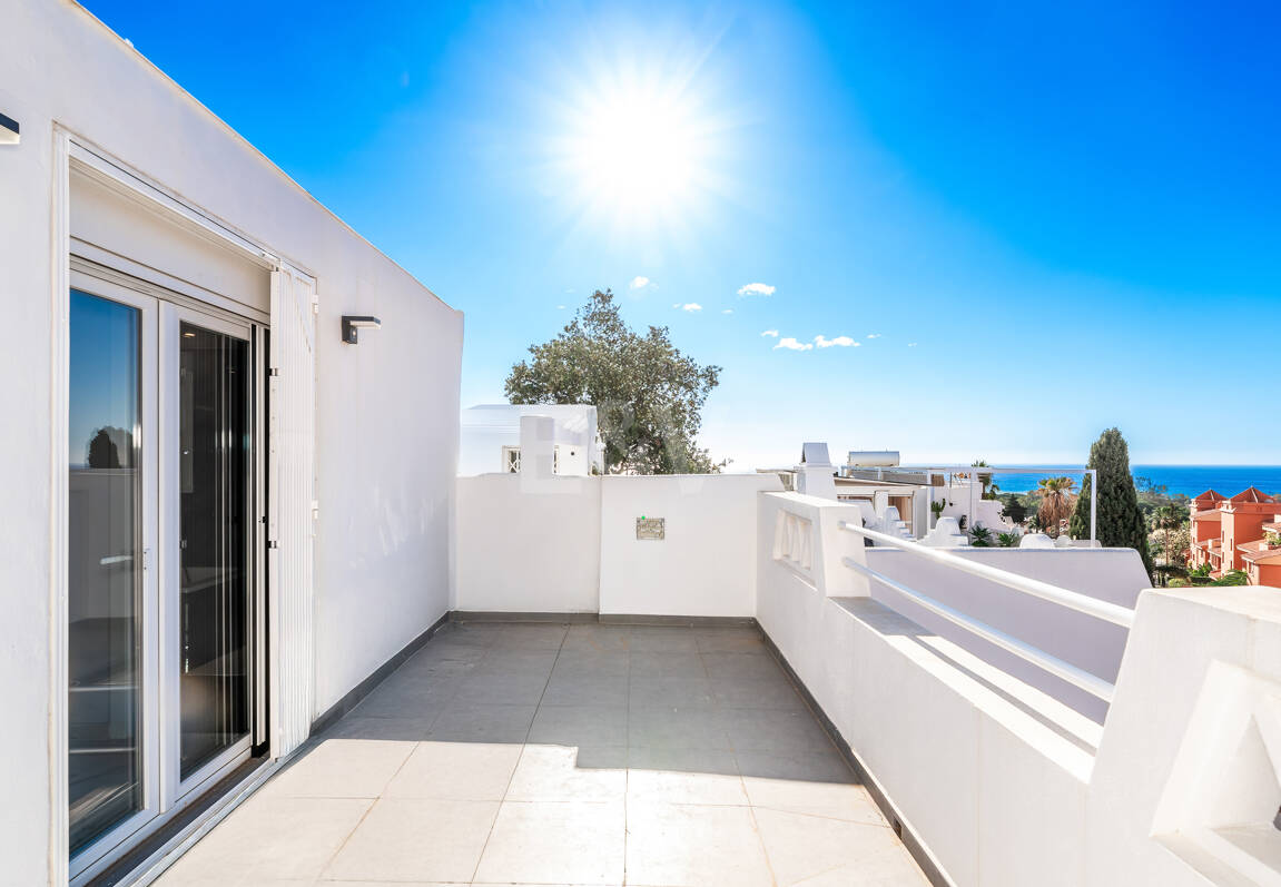 Luxury Modernized Townhouse close to Cabopino