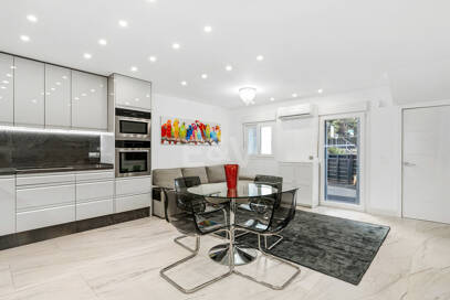 Luxury Modernized Townhouse close to Cabopino