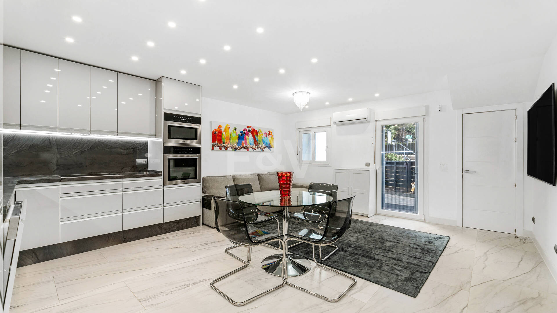 Luxury Modernized Townhouse close to Cabopino