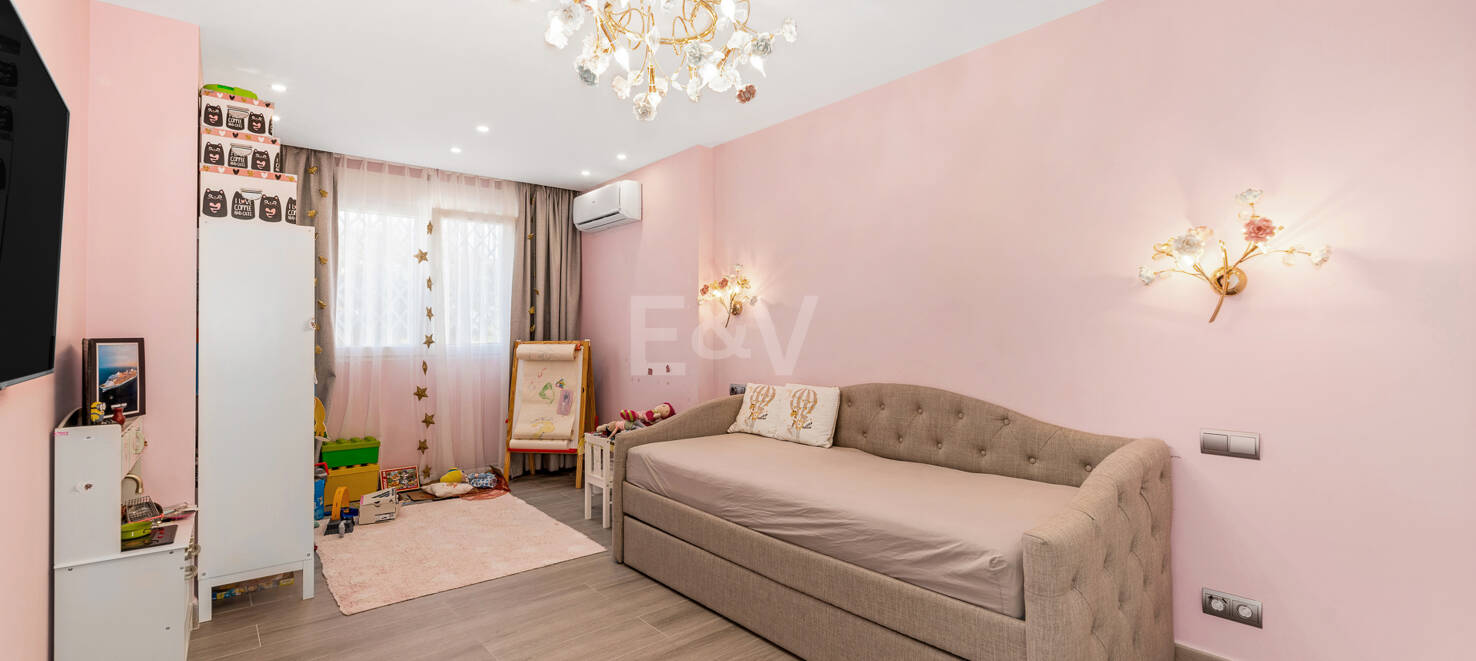 Luxury Modernized Townhouse close to Cabopino