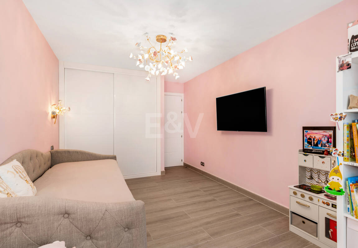 Luxury Modernized Townhouse close to Cabopino