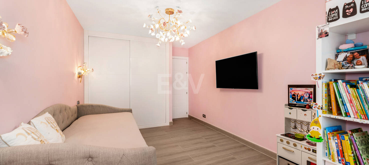 Luxury Modernized Townhouse close to Cabopino