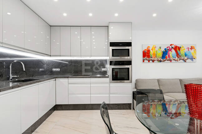 Luxury Modernized Townhouse close to Cabopino