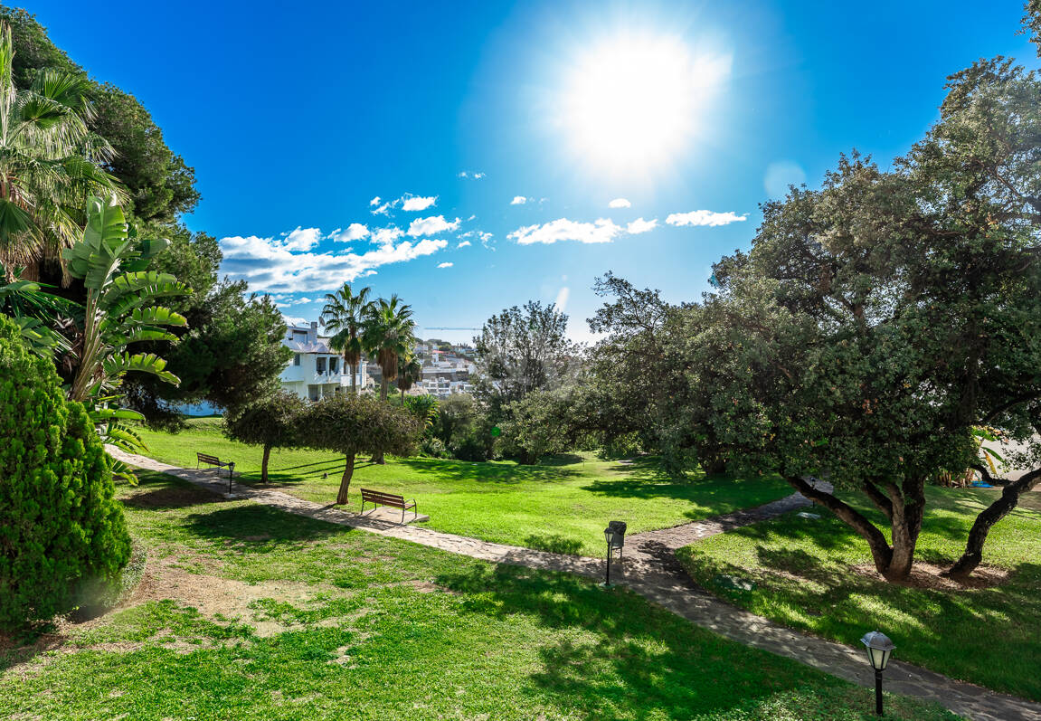 Luxury Modernized Townhouse close to Cabopino