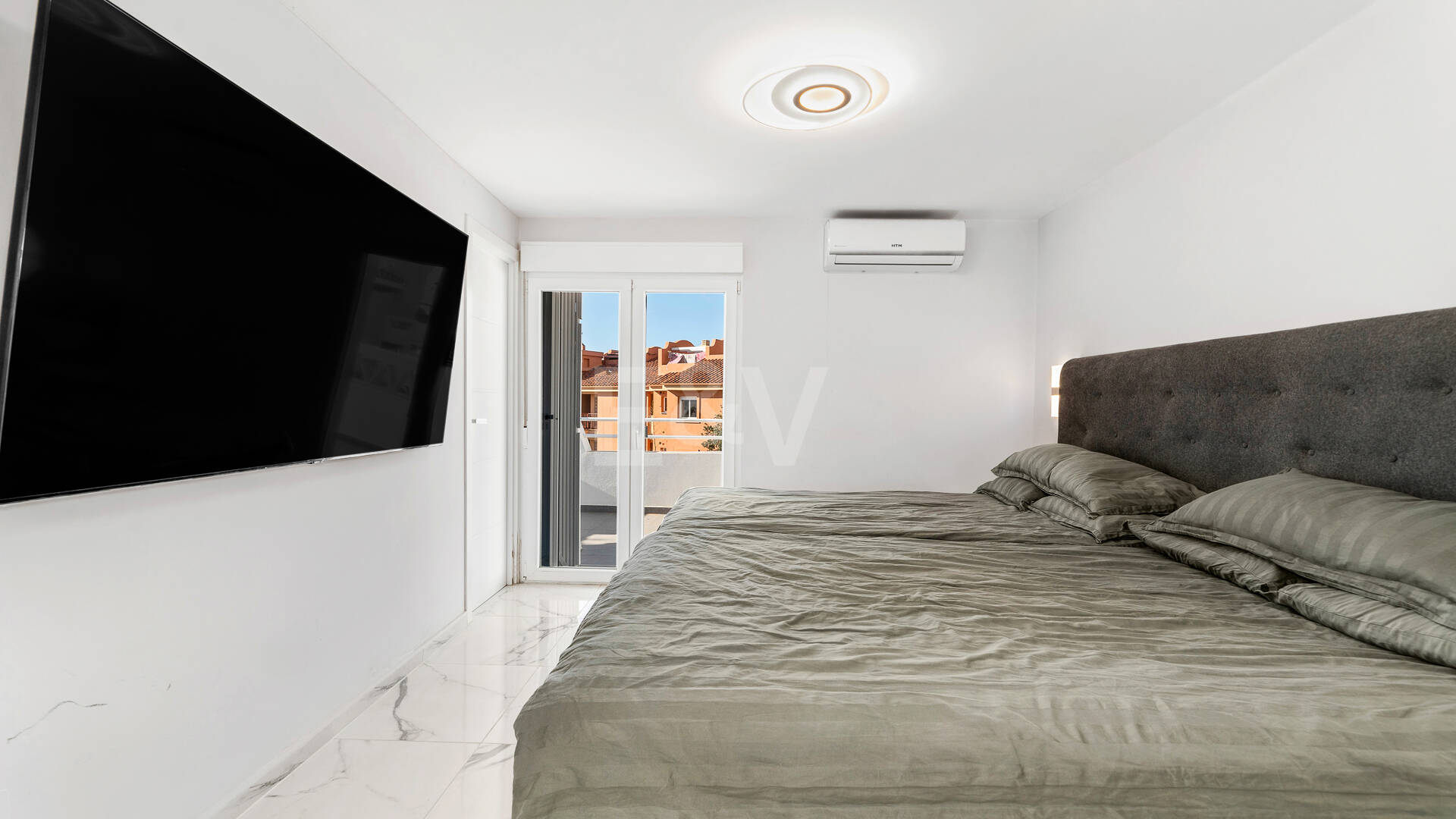 Luxury Modernized Townhouse close to Cabopino