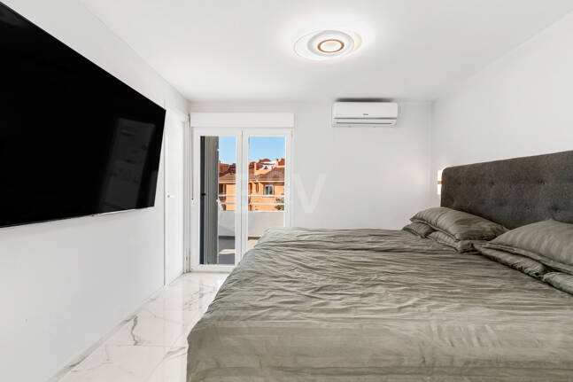 Luxury Modernized Townhouse close to Cabopino