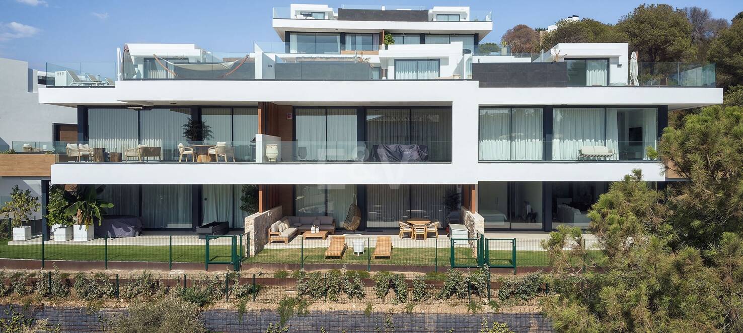 Boutique Ground Floor Lägenhet i Cabopino med Big Terrace och Garden