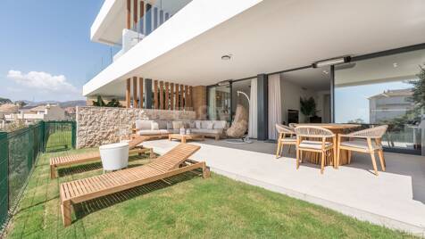 Boutique Ground Floor Lägenhet i Cabopino med Big Terrace och Garden