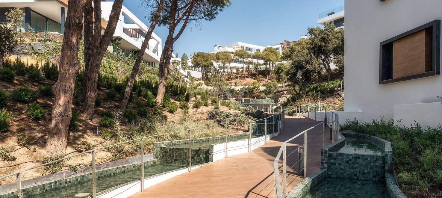 Boutique Ground Floor Lägenhet i Cabopino med Big Terrace och Garden
