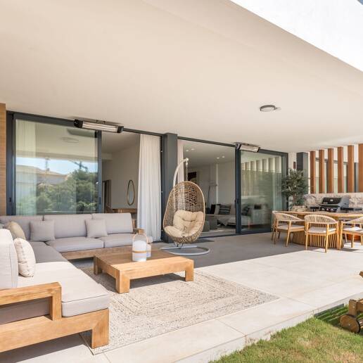 Boutique Ground Floor Lägenhet i Cabopino med Big Terrace och Garden