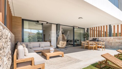 Erdgeschosswohnung mit großer Terrasse und Garten