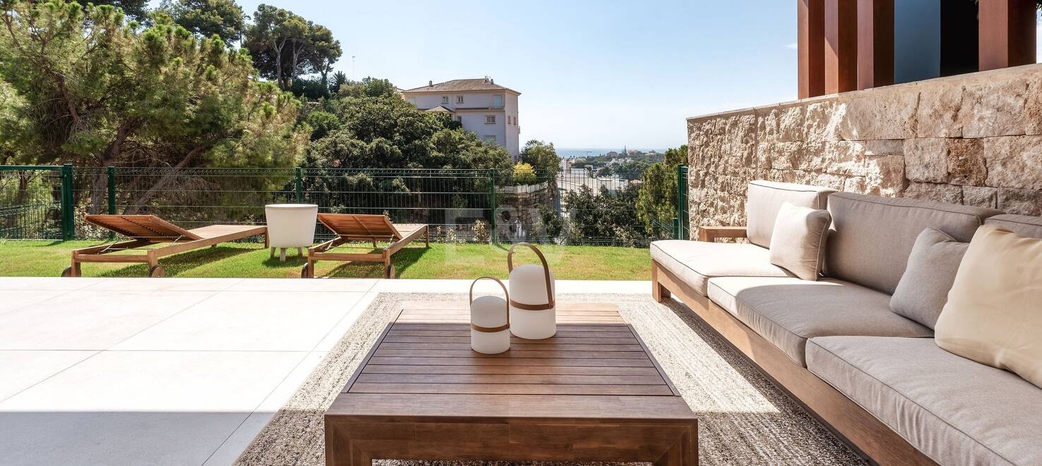 Boutique Ground Floor Lägenhet i Cabopino med Big Terrace och Garden