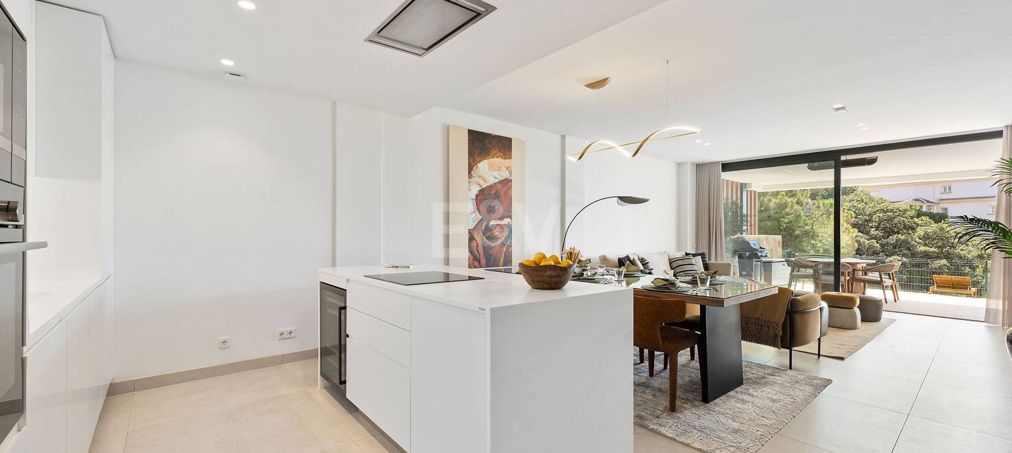 Boutique Ground Floor Lägenhet i Cabopino med Big Terrace och Garden