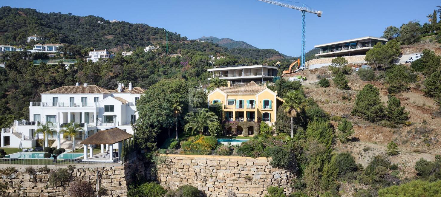 Autentisk andalusisk villa i El Madroñal inbäddad i pittoresk dal!