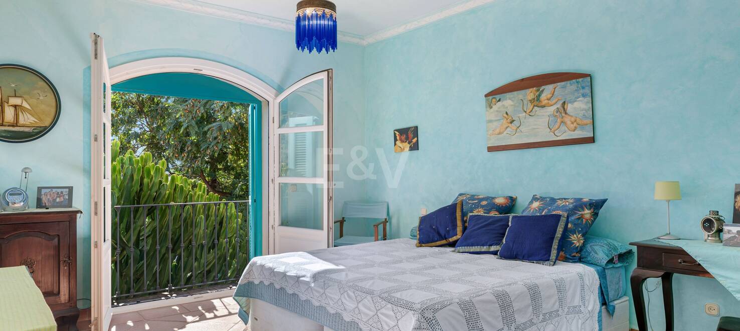 Autentisk andalusisk villa i El Madroñal inbäddad i pittoresk dal!