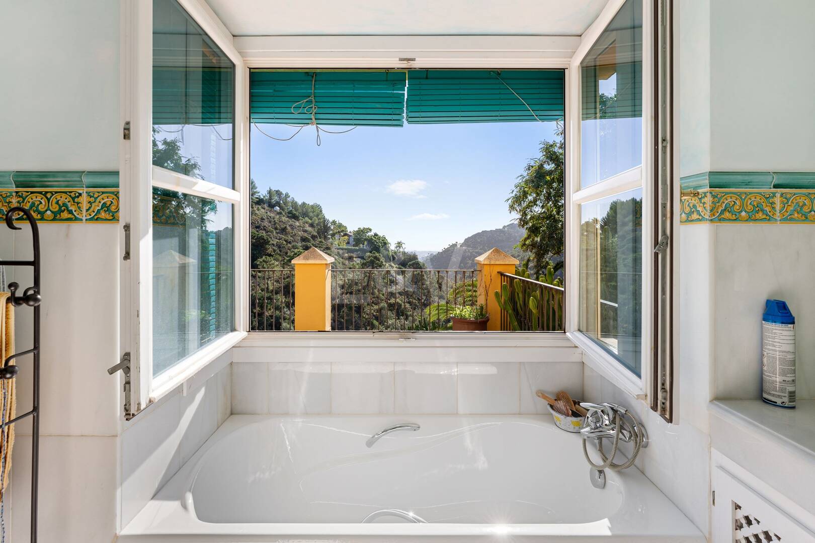 Authentische andalusische Villa in El Madroñal in malerischem Tal !