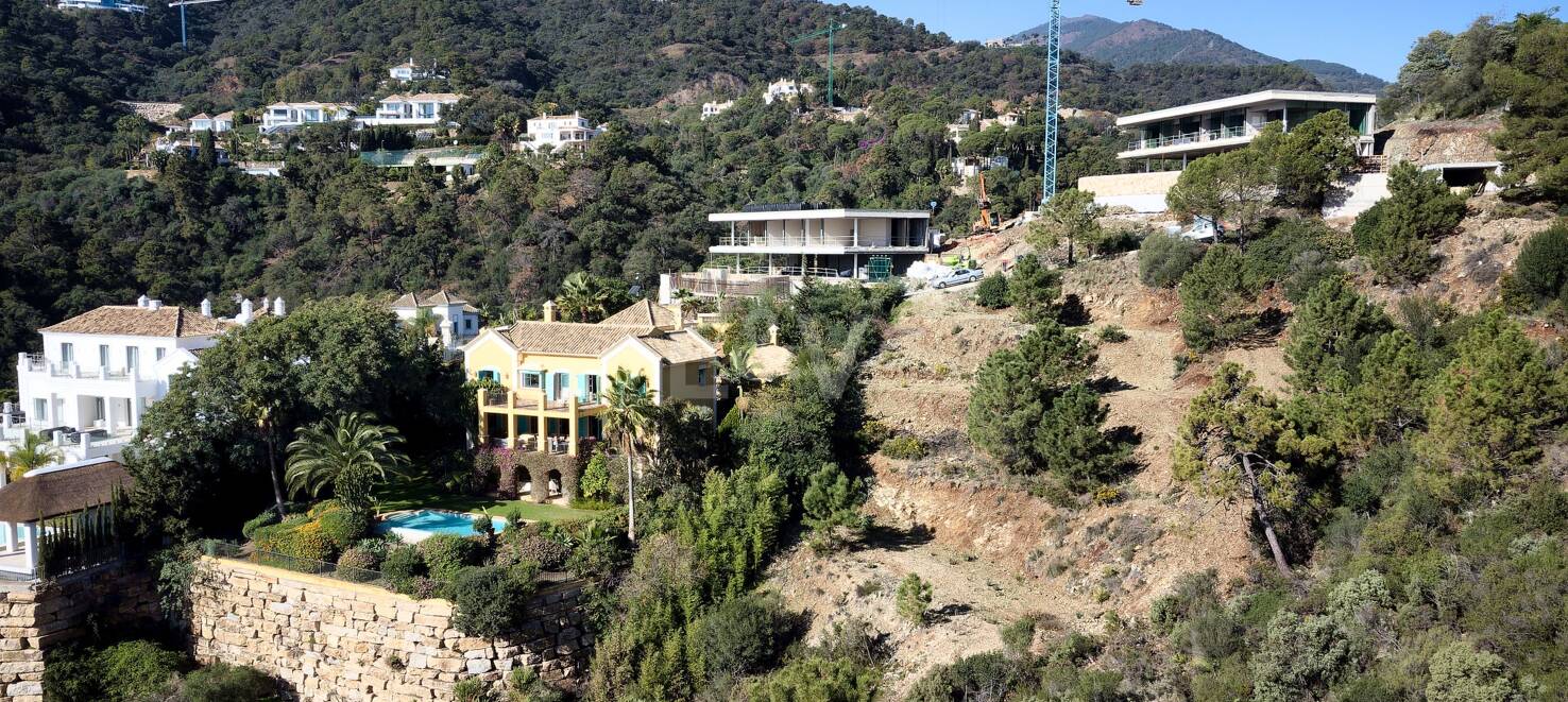 Autentisk andalusisk villa i El Madroñal inbäddad i pittoresk dal!