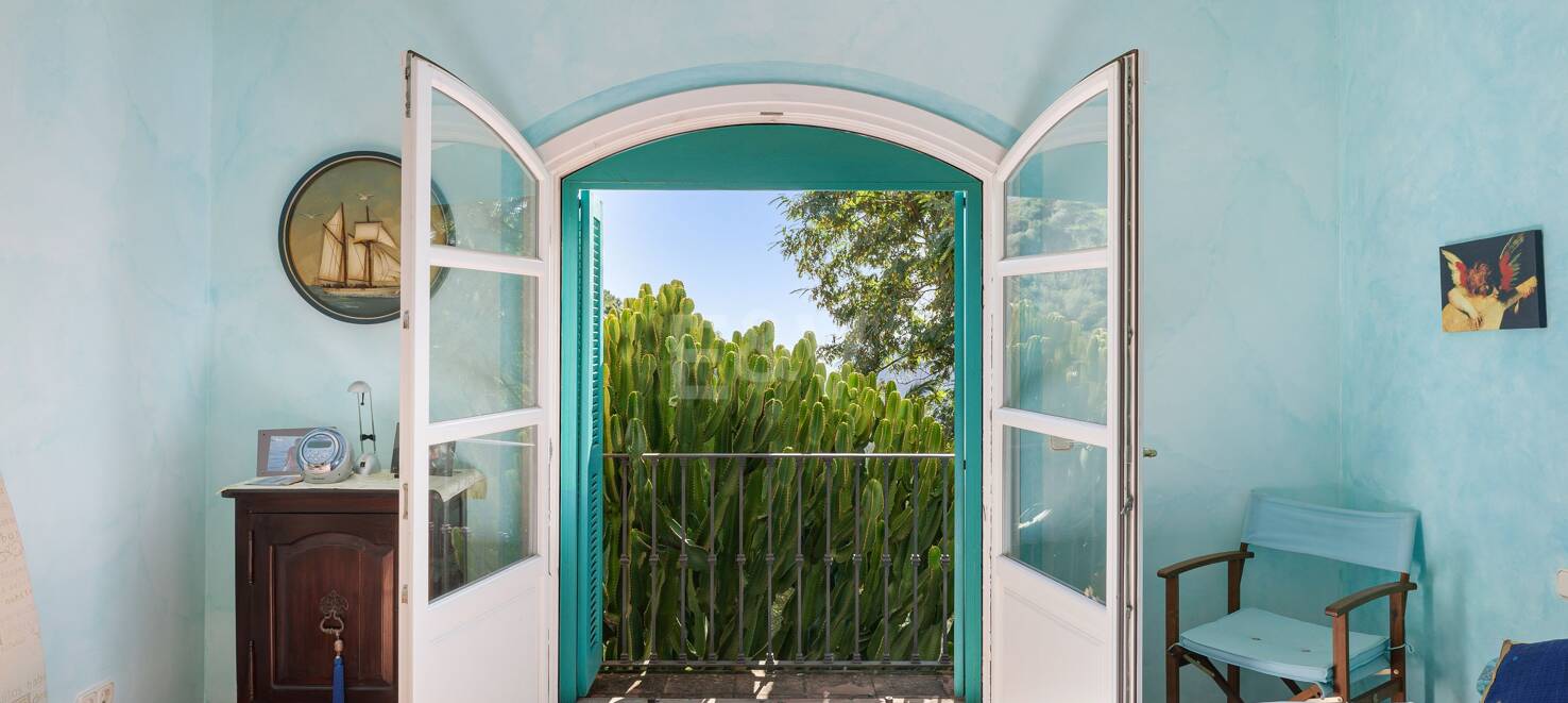Autentisk andalusisk villa i El Madroñal inbäddad i pittoresk dal!