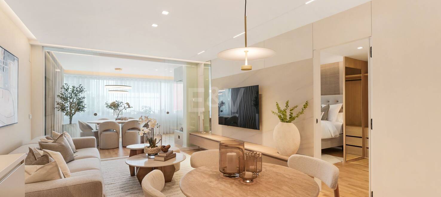 Exklusiv, moderniserad lägenhet direkt i Puerto Banús