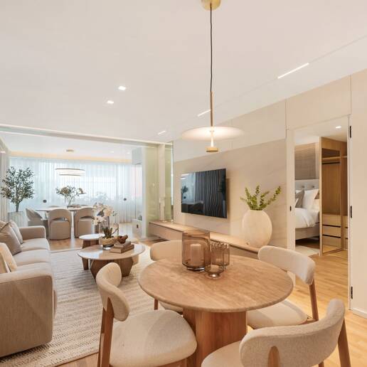 Exklusiv, moderniserad lägenhet direkt i Puerto Banús