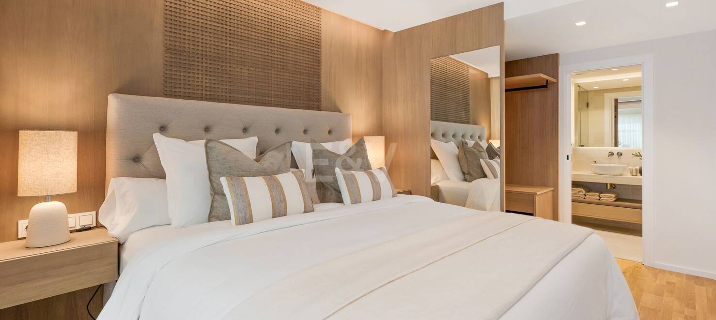 Exklusiv, moderniserad lägenhet direkt i Puerto Banús