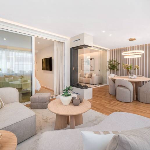 Exklusiv, moderniserad lägenhet direkt i Puerto Banús