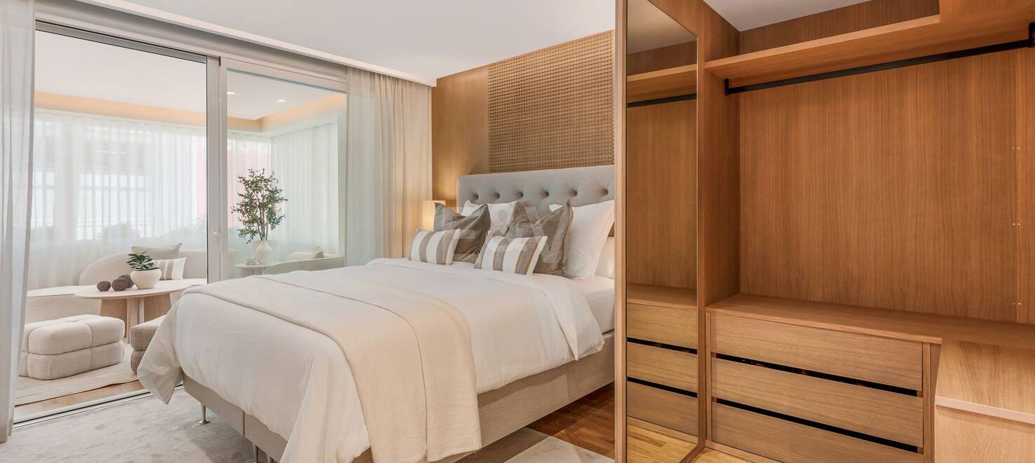 Exklusiv, moderniserad lägenhet direkt i Puerto Banús