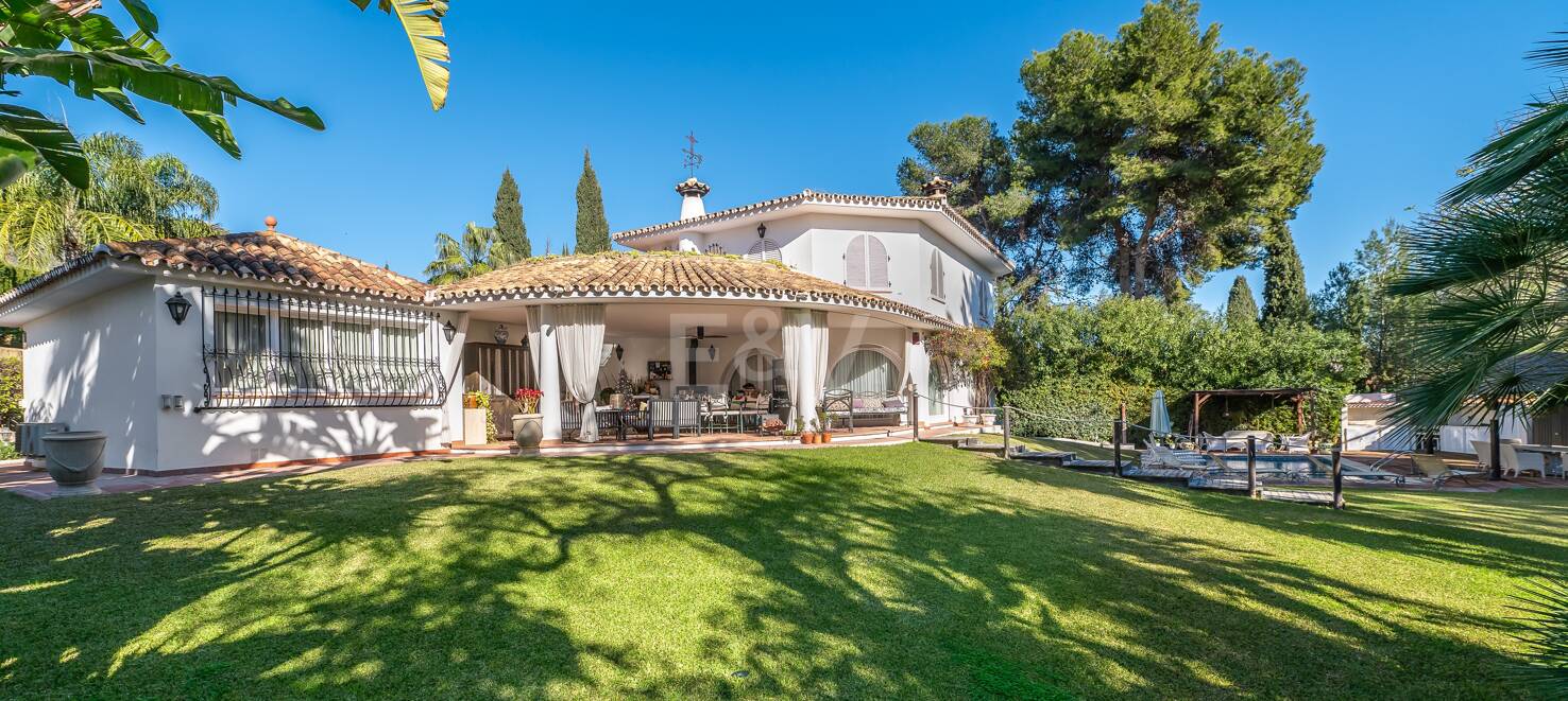 Rymlig Villa med andalusisk charm i Rocío de Nagüeles