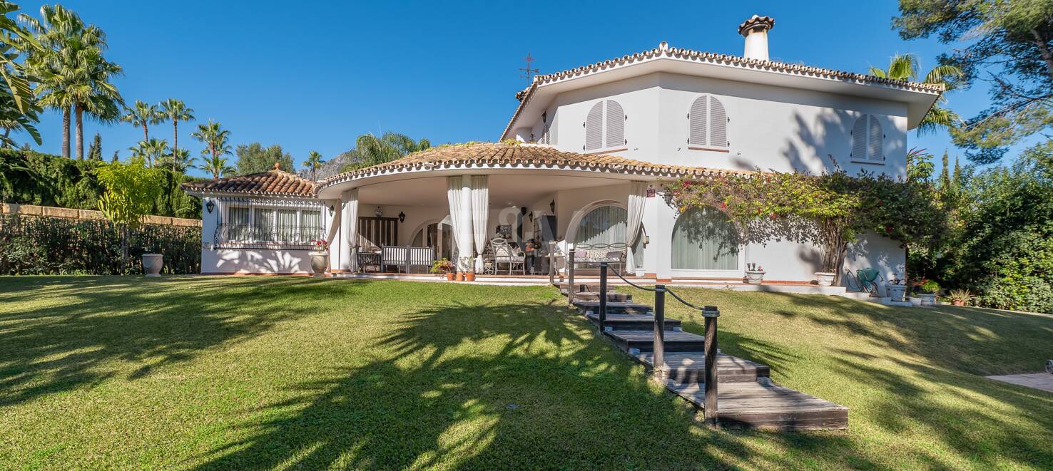 Rymlig Villa med andalusisk charm i Rocío de Nagüeles