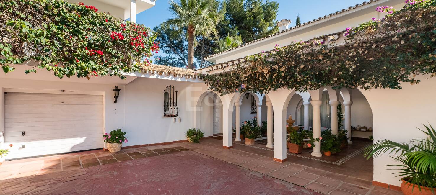 Rymlig Villa med andalusisk charm i Rocío de Nagüeles