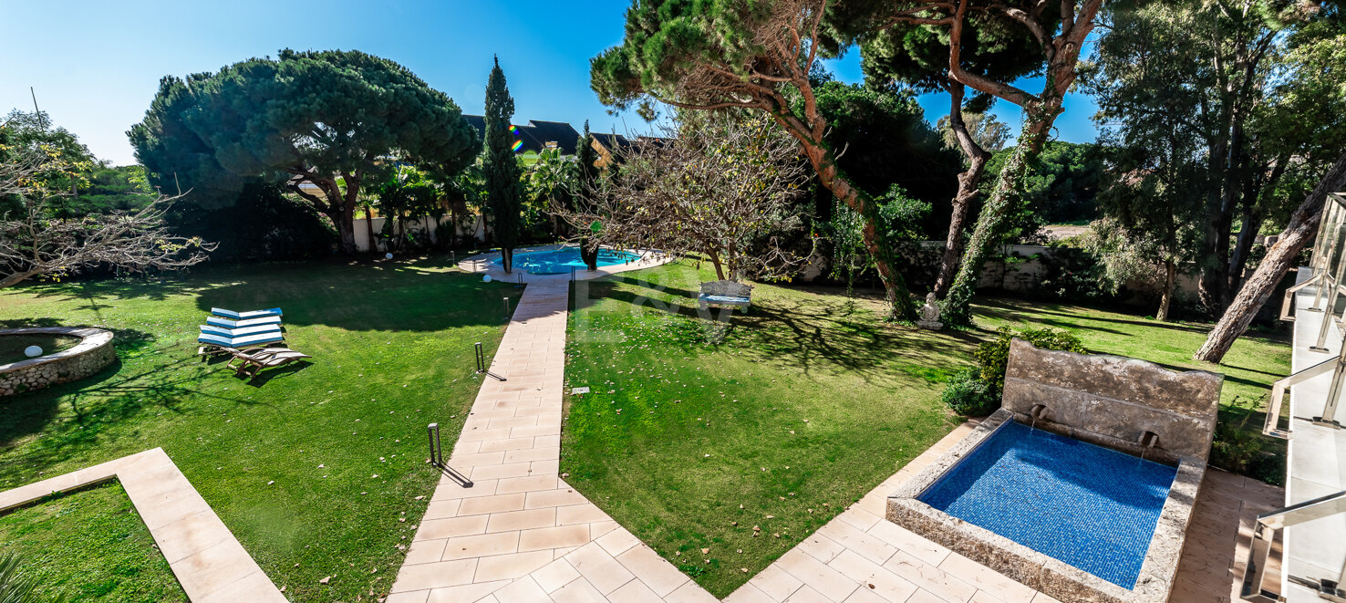 Villa exclusive à Elviria sur un terrain de 7000m2