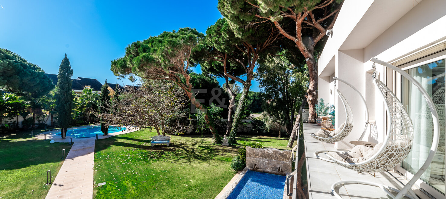 Villa exclusive à Elviria sur un terrain de 7000m2