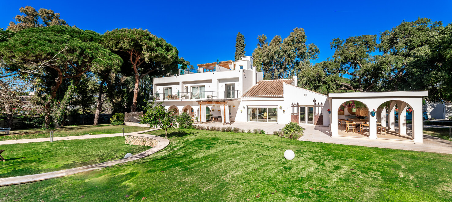 Villa exclusive à Elviria sur un terrain de 7000m2