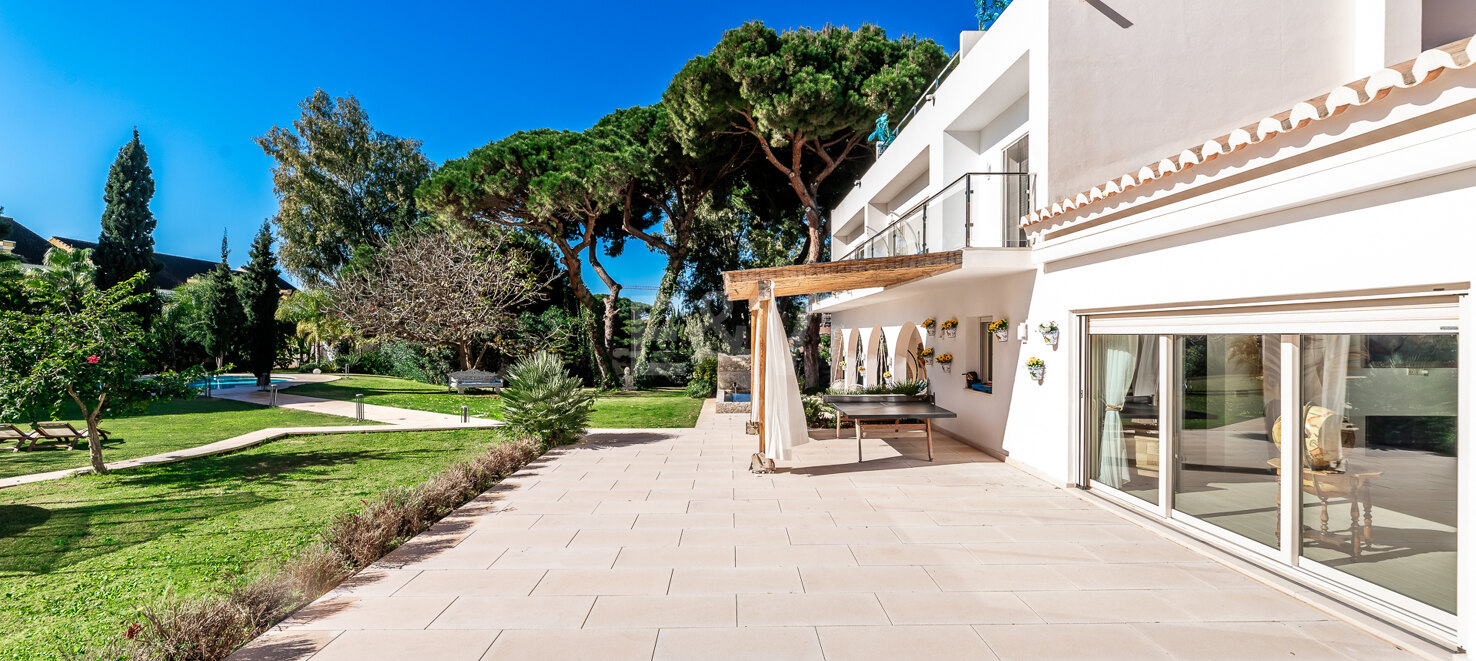 Villa exclusive à Elviria sur un terrain de 7000m2