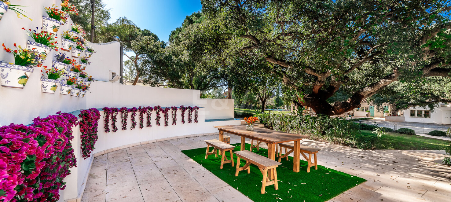 Villa exclusive à Elviria sur un terrain de 7000m2