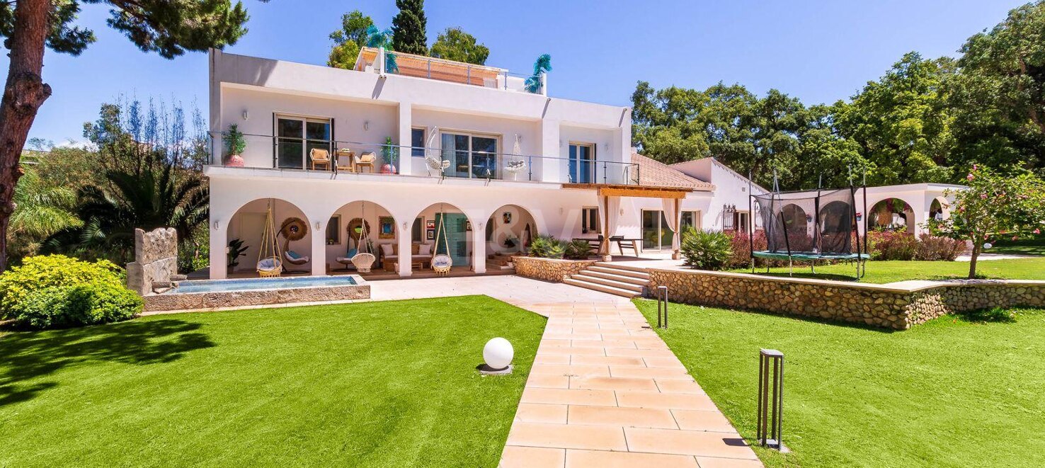 Villa exclusive à Elviria sur un terrain de 7000m2