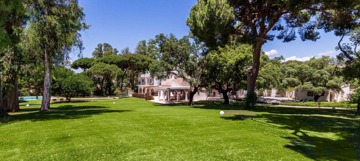 Villa exclusive à Elviria sur un terrain de 7000m2