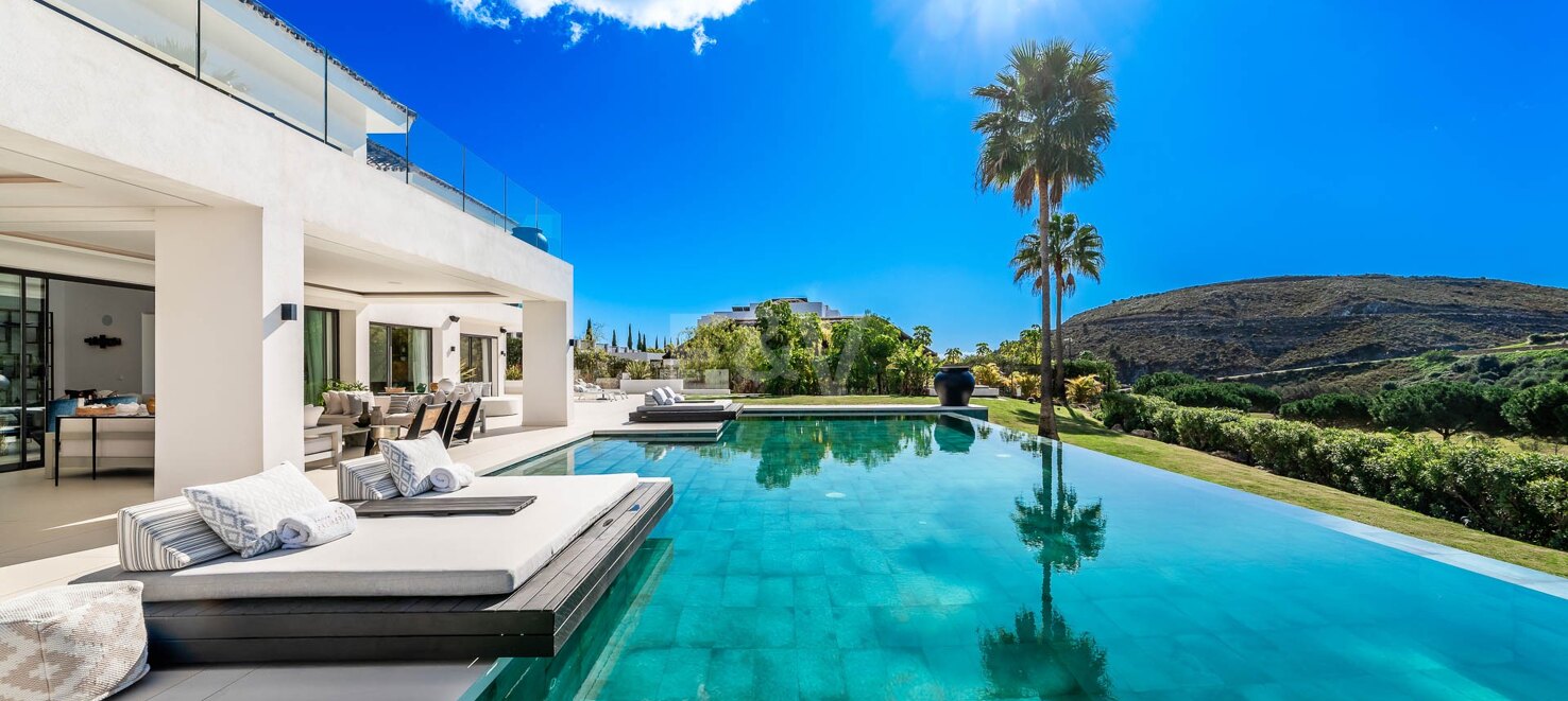 Magnificent Frontline Golf Villa with Outstanding Qualities in Marbella Club Golf Resort