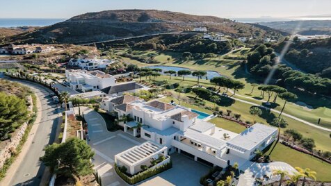 Magnificent Frontline Golf Villa with Outstanding Qualities in Marbella Club Golf Resort