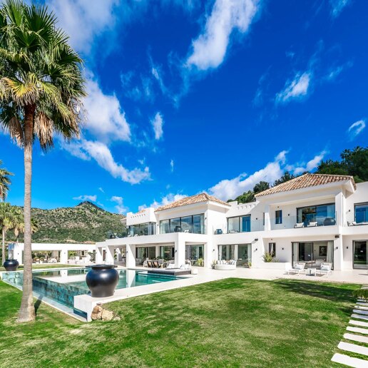 Magnificent Frontline Golf Villa with Outstanding Qualities in Marbella Club Golf Resort