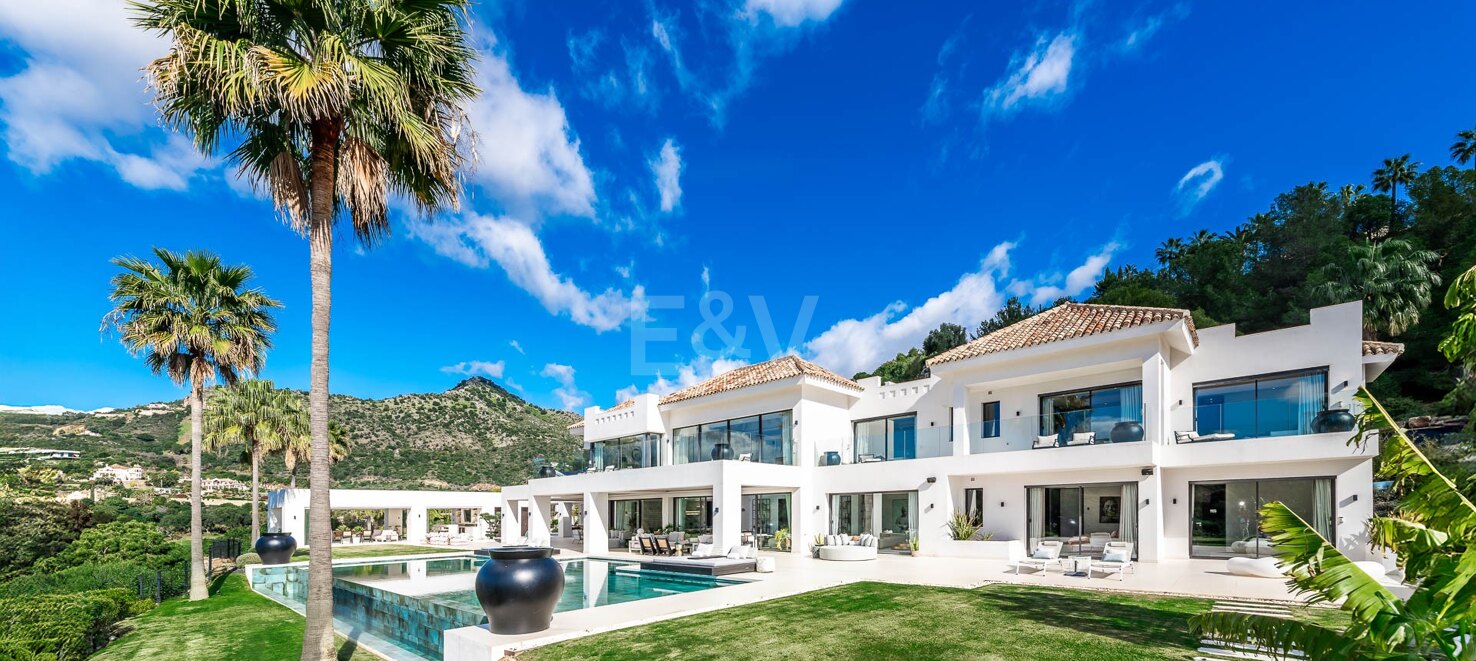 Magnificent Frontline Golf Villa with Outstanding Qualities in Marbella Club Golf Resort